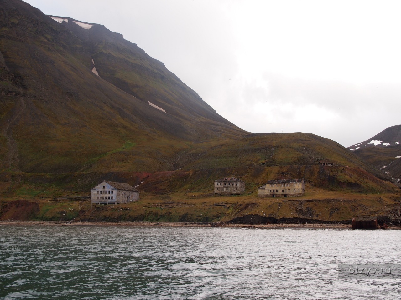 Колсбей шпицберген. Грумант поселок. Грумант (посёлок). Грумант остров. Поселок колсбей на шпицбергене.