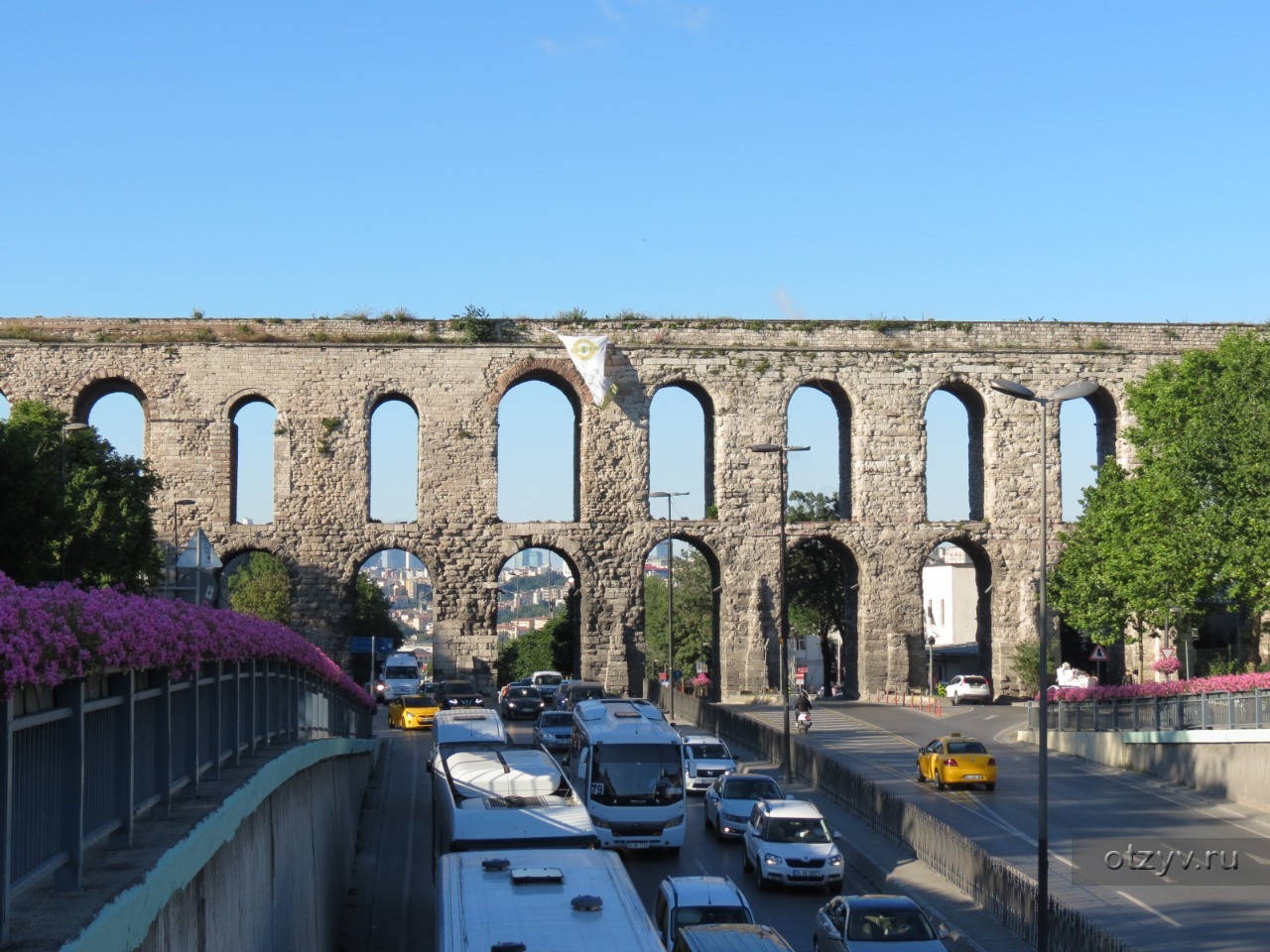 Стамбул 2017. Акведук Турция Стамбул. Римский акведук в Стамбуле. Акведук Валента в Стамбуле. Акведук императора Валента.