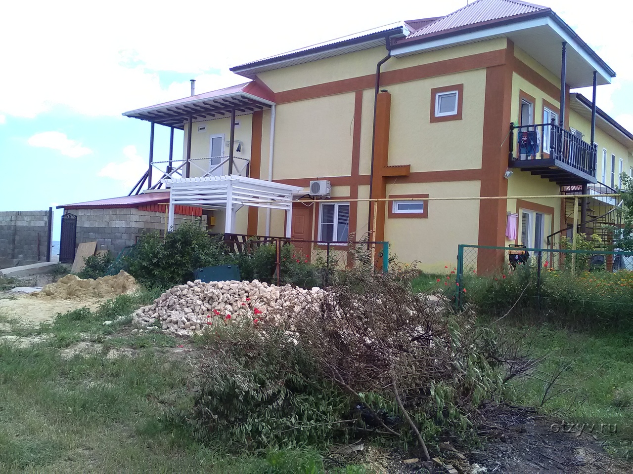 Кучугуры замок отель. Вилла соренто кучугуры. Вилла соренто кучугуры. Кучугуры краснодарский край таманская улица фото. Вилла соренто кучугуры.