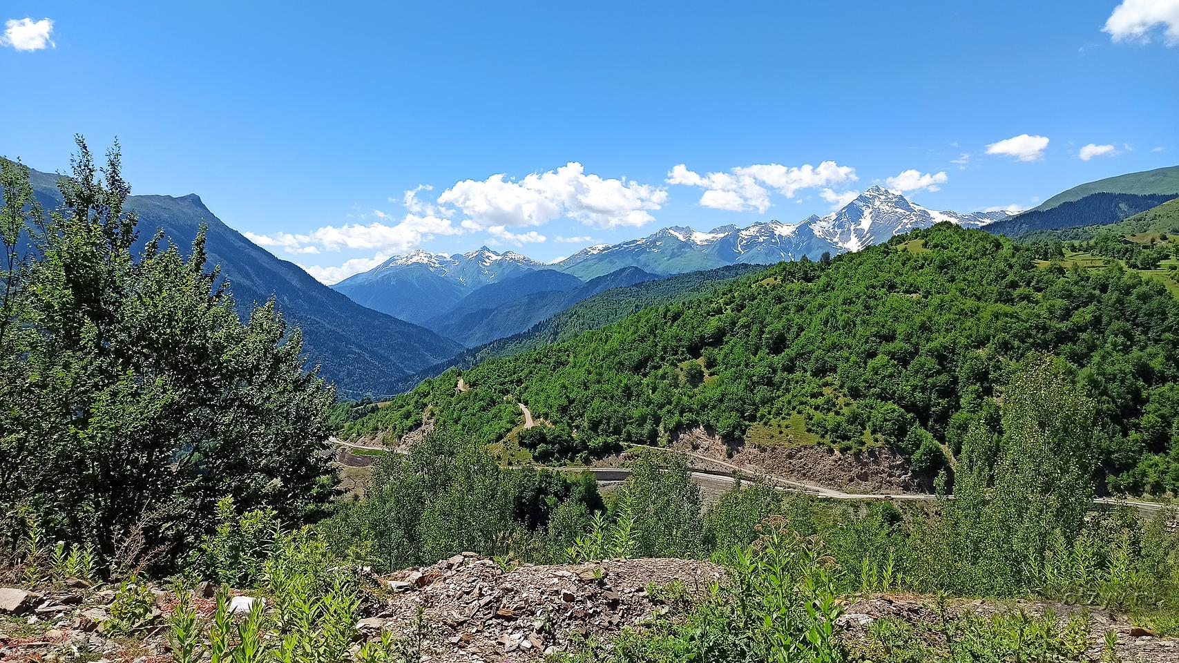 Georgia 4. Сванетия Грузия. Местия Грузия. Местия Сванетия канатка. Грузия Сванетия лето.