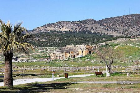 руины театра античного города Иераполиса (Хиераполиса)