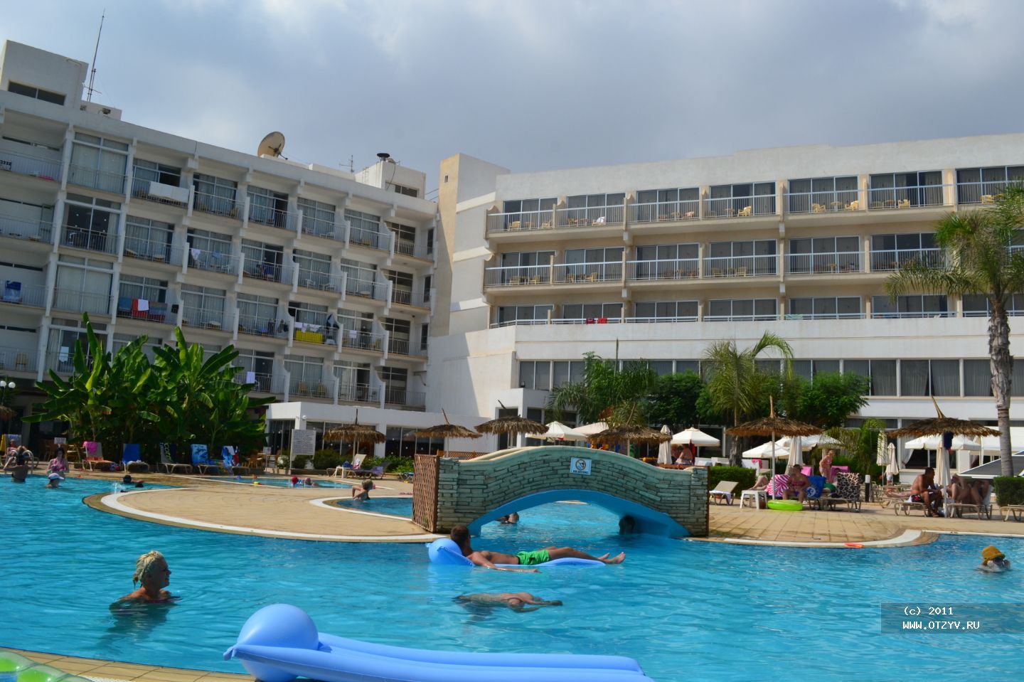 Pernera Beach Hotel 4