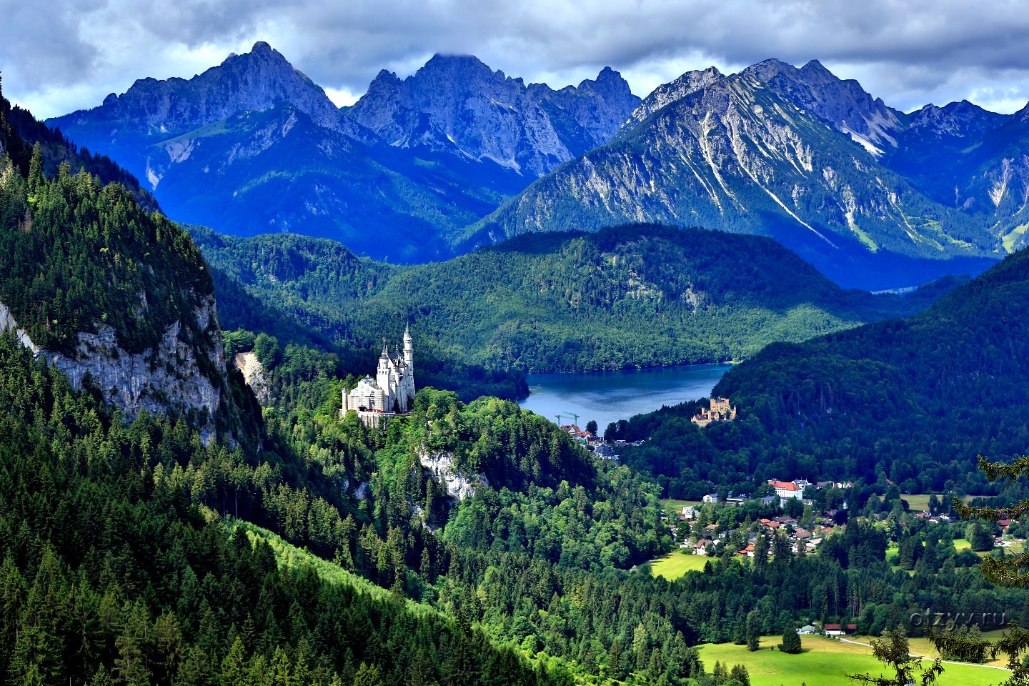 Озера восточной европы. Баварские Альпы в Германии. Альгойские Альпы Германия. Берхтесгаден Бавария Германия. Альпы Берхтесгаден.