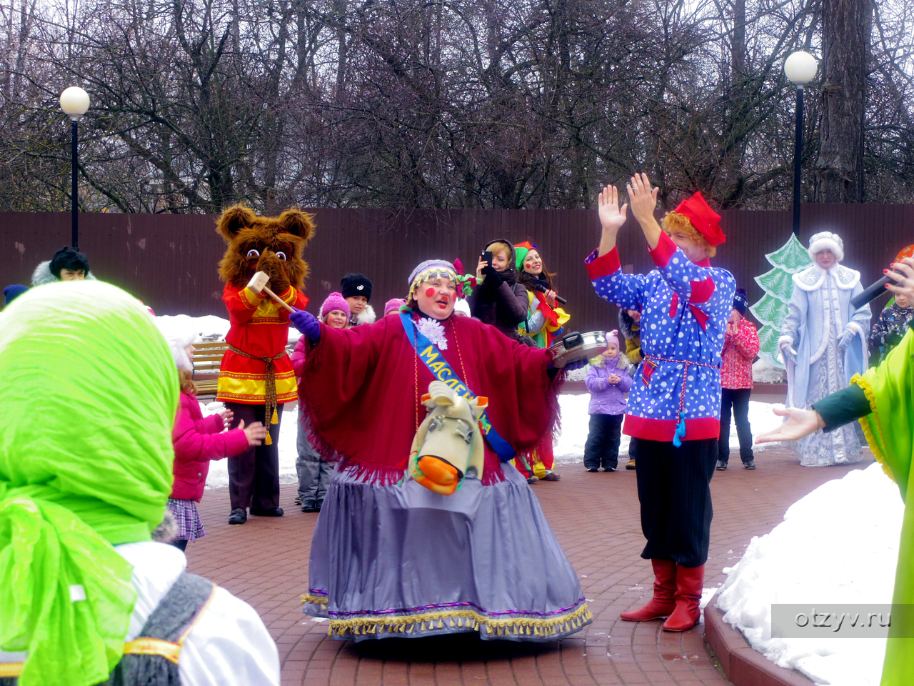 Солнце на масленицу фотозону. Клин масленица 2021 в сестрорецком парке. Цветовая гамма масленица. Масленица в клину. Масленица в клину.