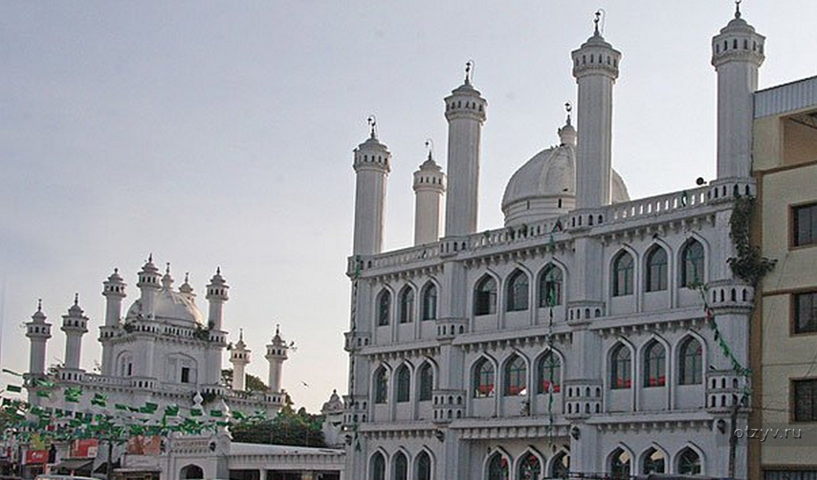 Мечеть шри ланка. Шри Ланка мечеть. Мечеть в Коломбо. Мечеть Даватагаха в Коломбо. Мусульманский храм на Шри-Ланке.