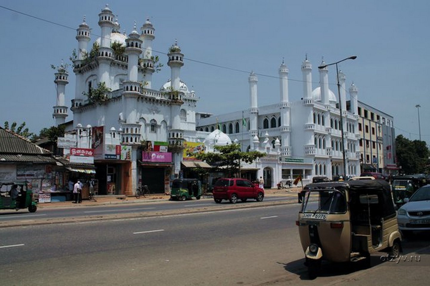 Время в коломбо шри. Коломбо Шри Ланка. Коломбо столица. Коломбо столица Шри Ланки достопримечательности. Мечеть в Коломбо.