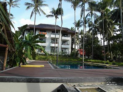 Отель Coconut Beach Resort, вид с моря
