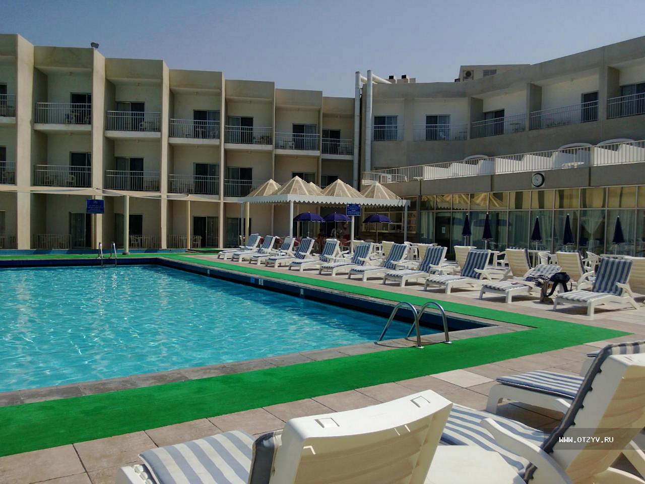 Шарджа бич. Beach Hotel Sharjah. Корал Beach Hotel Sharjah 3. White Шарджа пляж Севан.