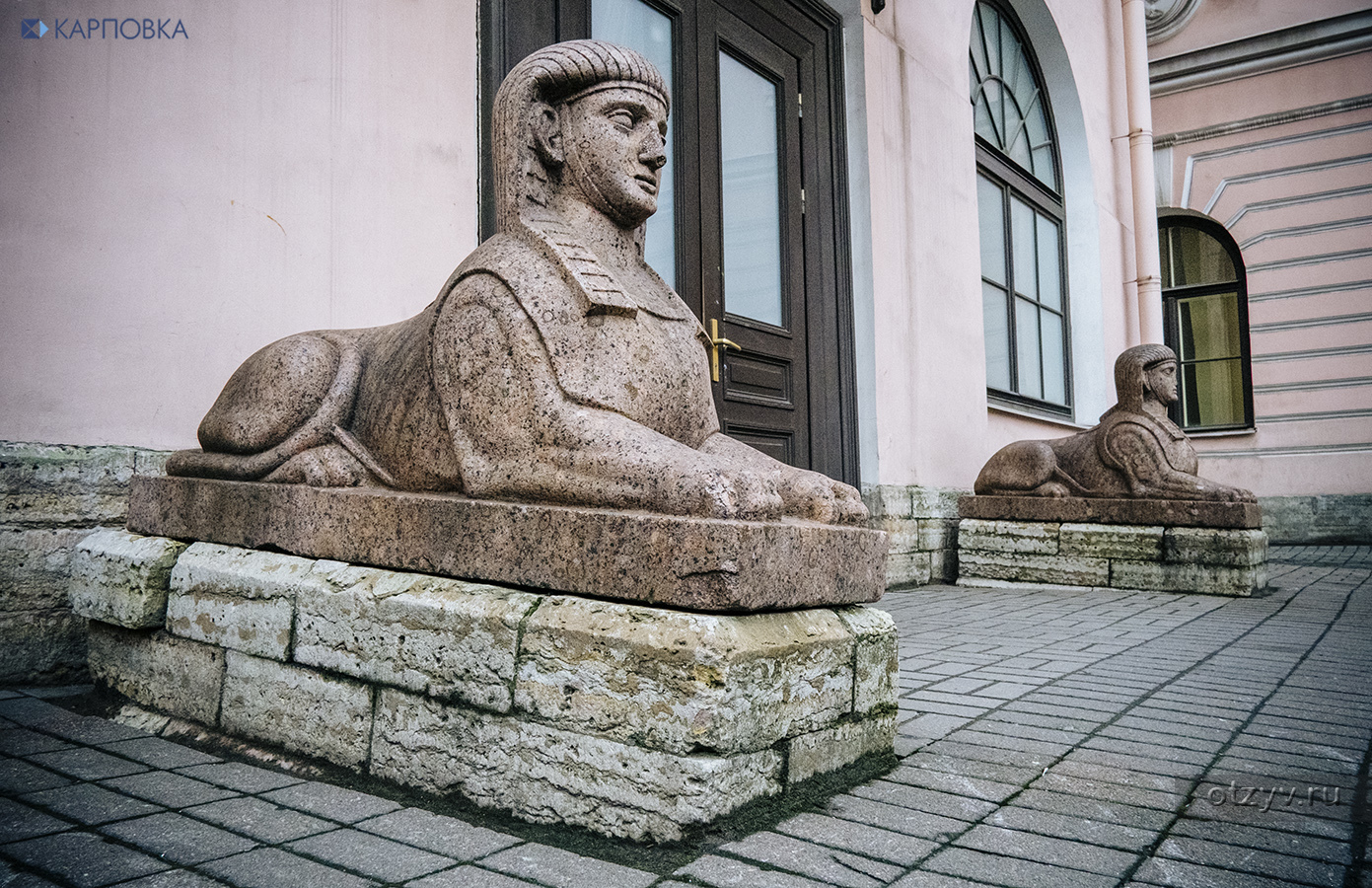 Сфинксы у строгановского дворца. Сфинксы во дворе горного института в санкт-петербурге. Дворец строганова сфинксы. Сфинксы у строгановского дворца. Сфинксы во дворе строгановского дворца.