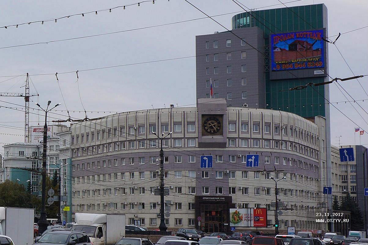 голые девушки прошлись по кировке голые девушки прошлись по кировке