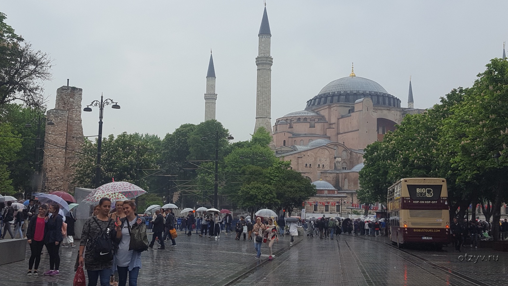 Погода в стамбуле в июле. Стамбул в мае. Истанбул в мае. Султанахмет май. Стамбул праздник.