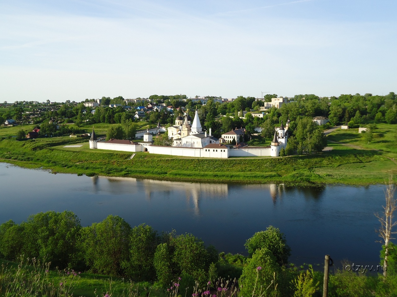 Погода тверская обл старицкий. Пляж Старица Тверская. Калужская область Ульяновский р-н дер. Старица. Старица памятник.