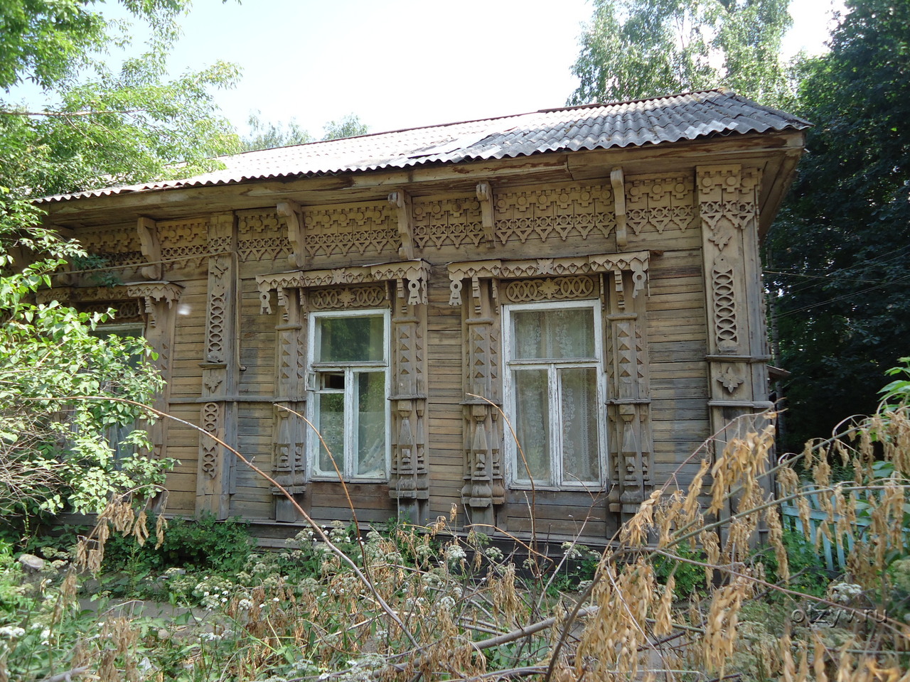 Вышний волочек горки. Домик Петра Вышний Волочек. Дом замок Александровых в Вышнем. Вышний волочёк старинные фото.