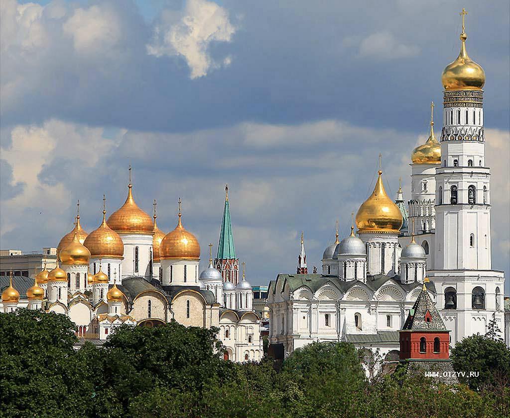 Золотые купола белый храм Москва