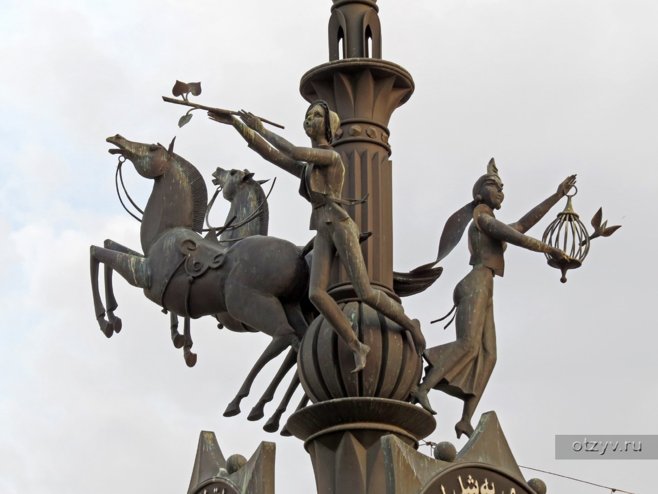 Памятник Бауману в Казани
