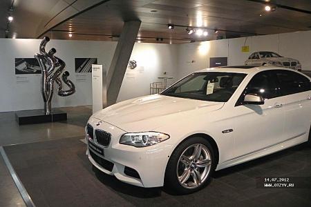 "  ":  +BMW  Welt