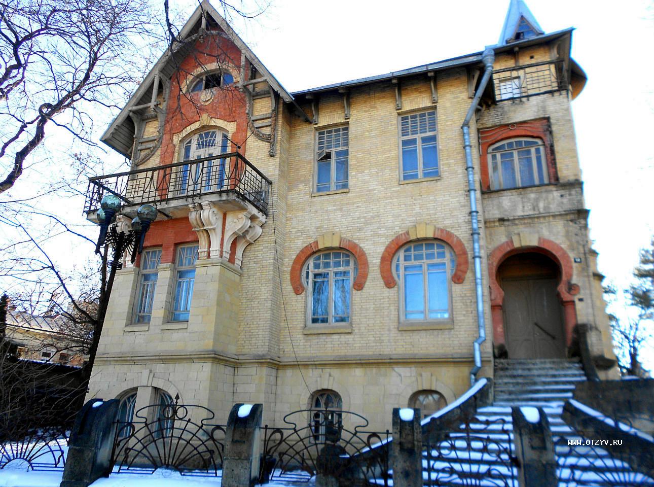 Фото домов кисловодска. Кисловодск Модерн особняки. Особняк Сильникова Кисловодск. Особняк Цатурова в Кисловодске. Дача Путята Кисловодск.