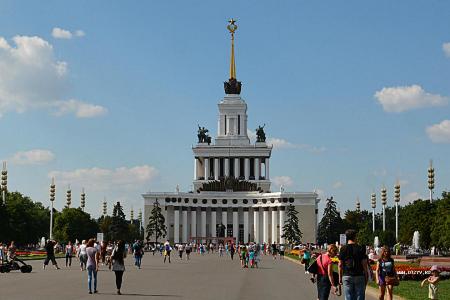 Зачем в России строят дома-перевертыши