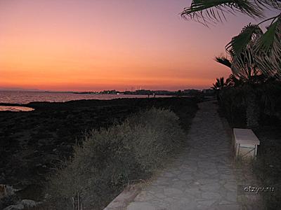 закат в Айа Напе, прогулочная дорожка к Пляжу Ammos kambouri Beach