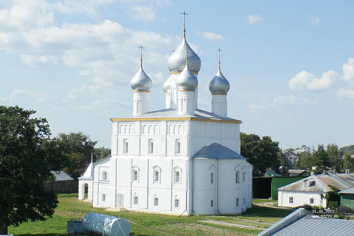 Церковь спаса преображения. Церковь Спаса на Песках Ростов Великий. Спасо-Преображенский монастырь Ростов Великий. Спасо Преображенский мужской монастырь Ростов Великий. Маленький храм Яковлевского монастыря Ростов Великий.