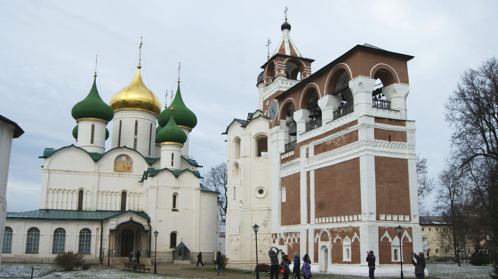 Монастырь часы. Великий Новгород Спасо-Евфимиев монастырь. Спасо-Евфимиев монастырь осень. Спасо-Евфимиев монастырь в фильме колокол. Спасо-Евфимиев монастырь иконка.