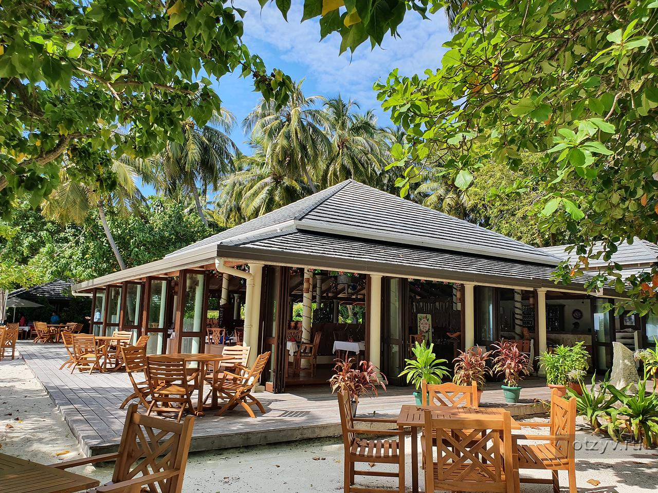 Royal island spa 5. Роял Исланд Мальдивы. Royal Island Resort 5*. 1. Royal Island Resort & Spa 5*. Royal Island Resort & Spa рестораны.