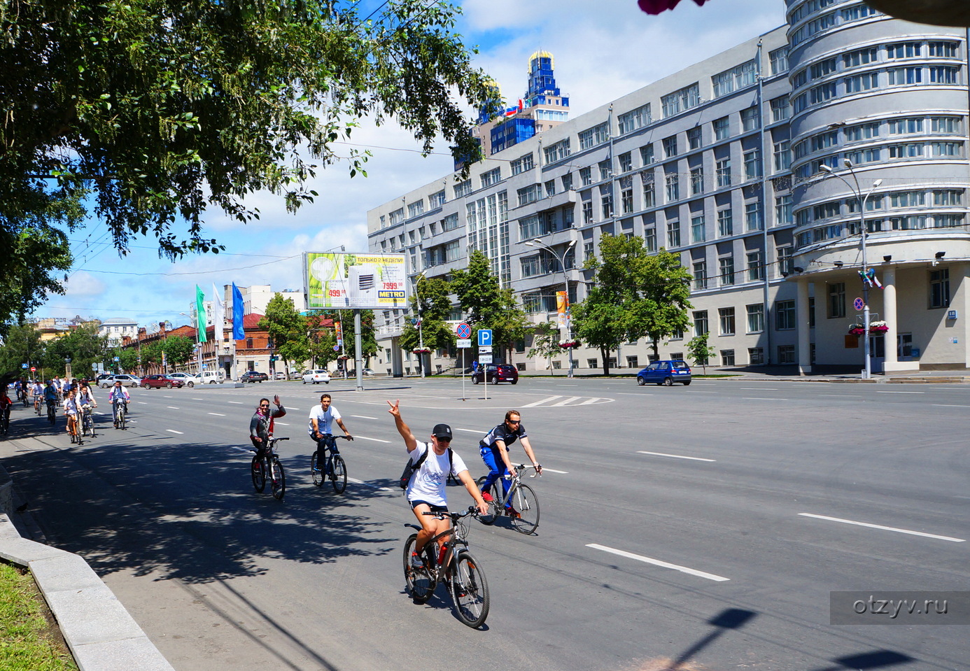 Город 2013. Прогулки по Новосибирску. Новосибирск прогулка. Новосибирск прогулка по городу. Красивые места в Новосибирске для прогулок летом здания.