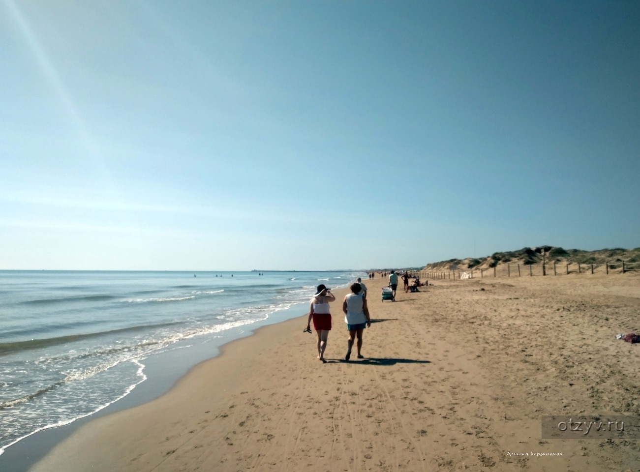 Прекрасный песчаный <b>пляж</b> Эль Монкайо (Playa El Moncayo), у входа - как любл...