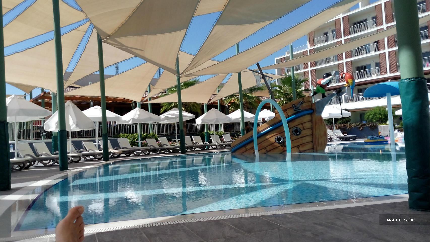 Akra sorgun blue sensatori отзывы. Туи Блю Сенсатори Барут аквапарк. Sensatori Sorgun Крытый бассейн. Сенсатори Сиде Акра. Босфорус Соргун Сиде Турция.
