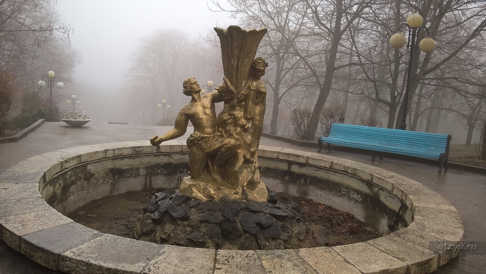 Погода в железноводске в октябре. Смирновский источник Железноводск. Фонтан каменный цветок Железноводск. Курортное озеро в Железноводске. Погода в Железноводске.