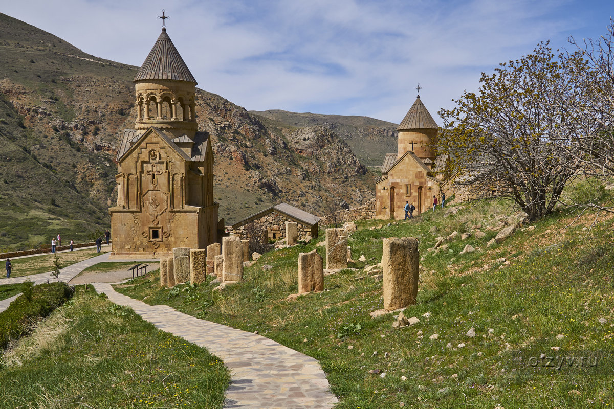 Ереван мал. Нораванк Армения дорога. Гарни Гегард Севан. Нораванк Севан. Монастырь Гегард Армения.