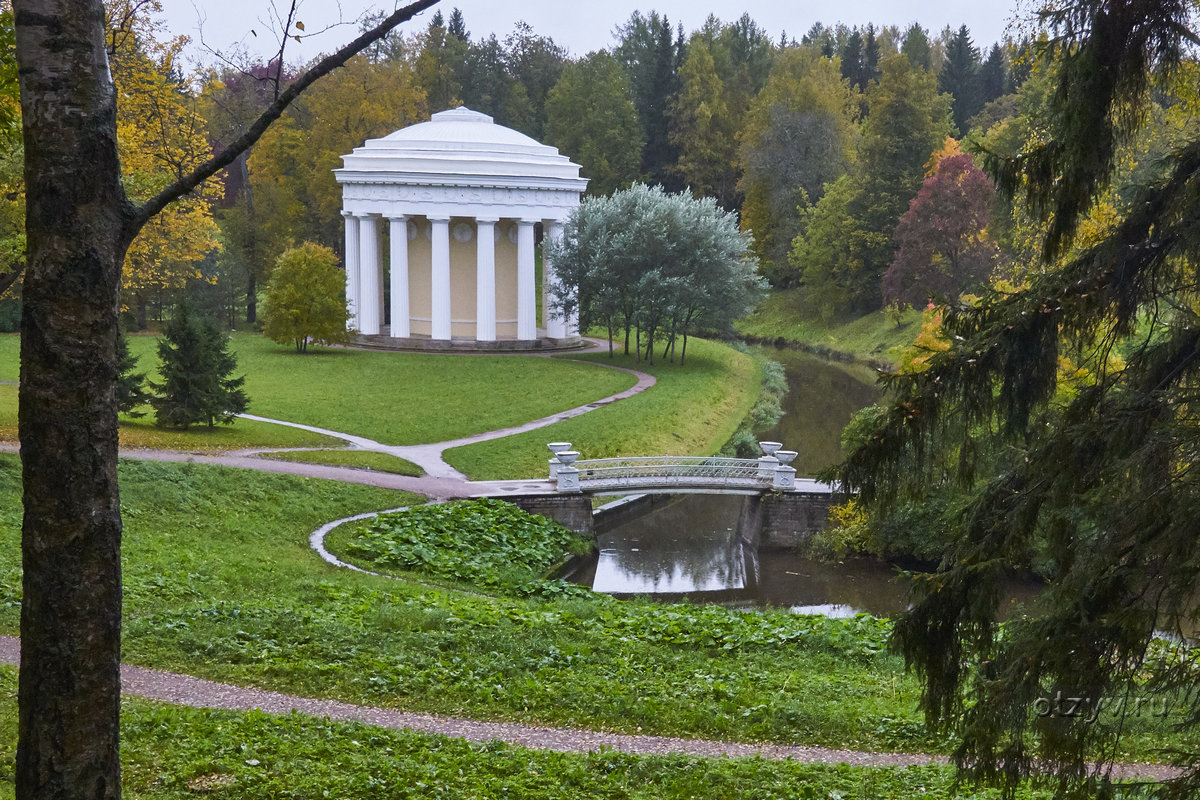 Павловск завтра. Павловский парк Царское село. Павловский парк Санкт-Петербург 12 дорожек. Павловск Пушкин парк. Павловский парк Пушкин туристы.