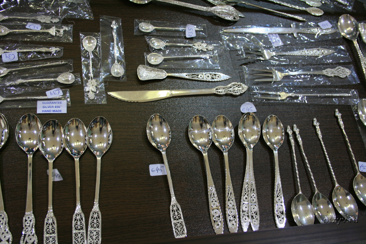 Как правильно покупать серебряные украшения и сувениры в кипрской деревне Лефкара