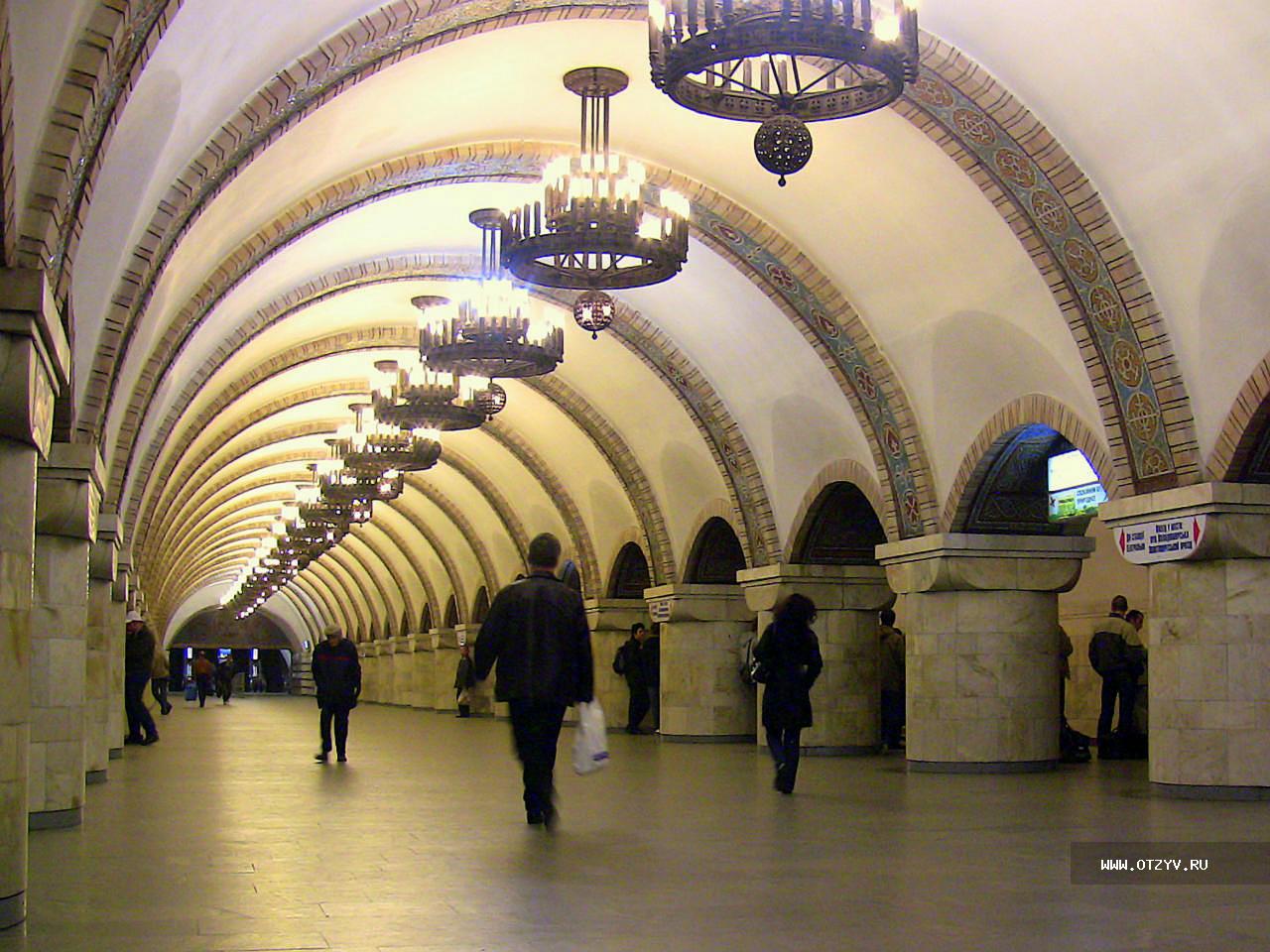 метро золотые ворота киев