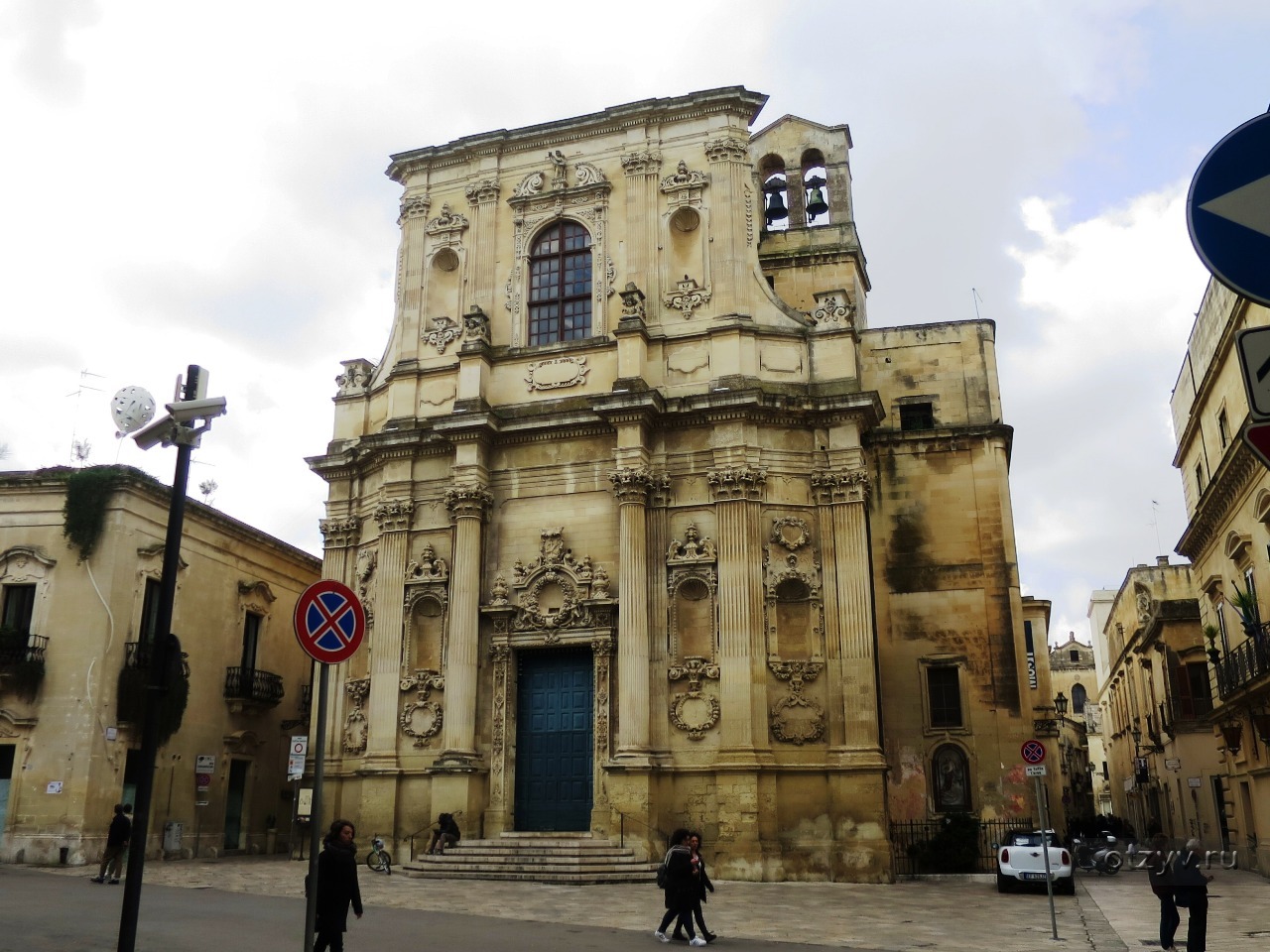 Лечче мантуя. Апулия Италия Лечче. Лечче Барокко. Город Lecce в Италии.