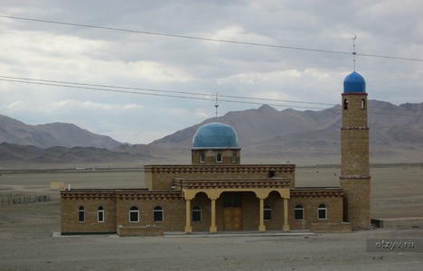 Недавно построенная мечеть в Западной Монголии