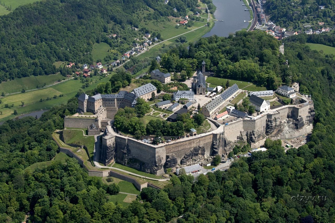 замок саксонских королей германия