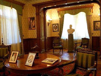 Дворец - музей Александра III,Массандра. Кабинет Александра III.