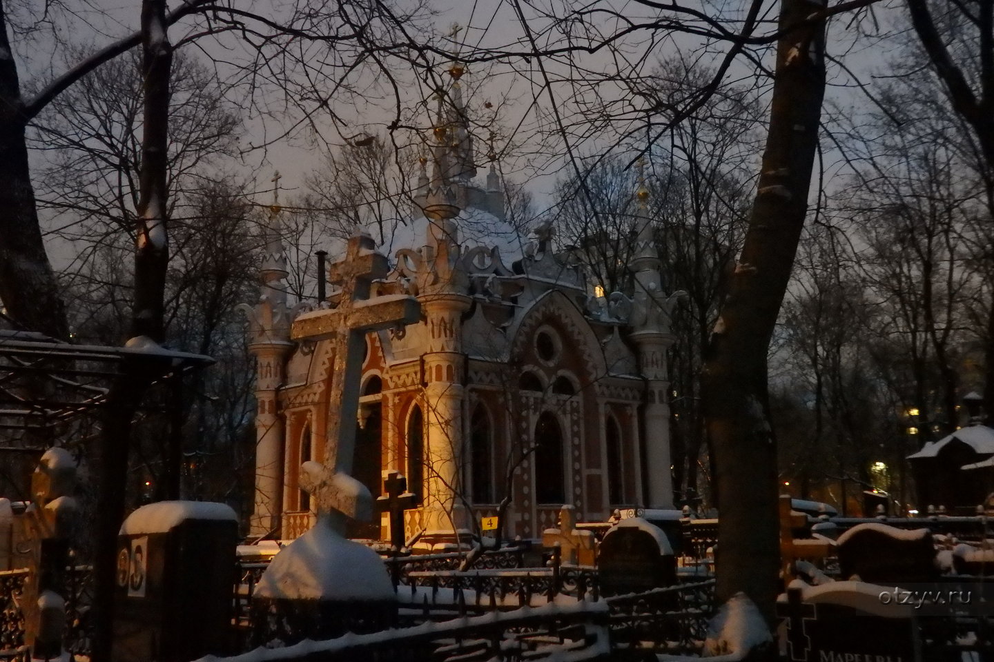 Кладбища москвы отзывы. Красивые кладбища Москвы. Красивое кладбище. Самые красивые кладбища Москвы. Басурманские склепы.