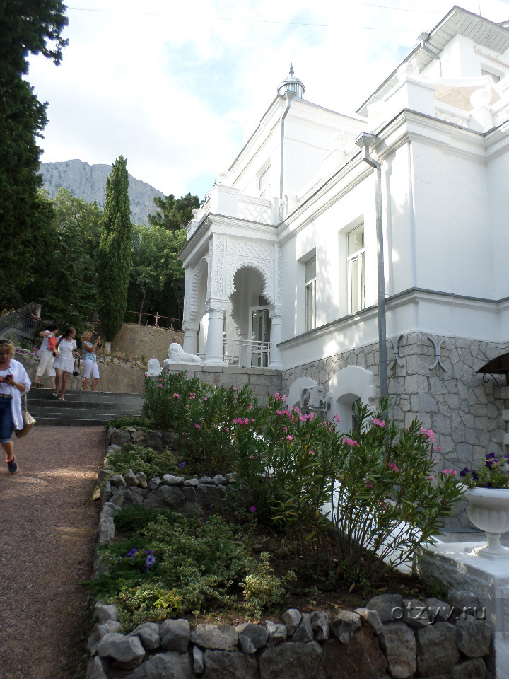 Вид на пляж около лодочного гаража - Picture of Mellas Health Resort, Sanatorne