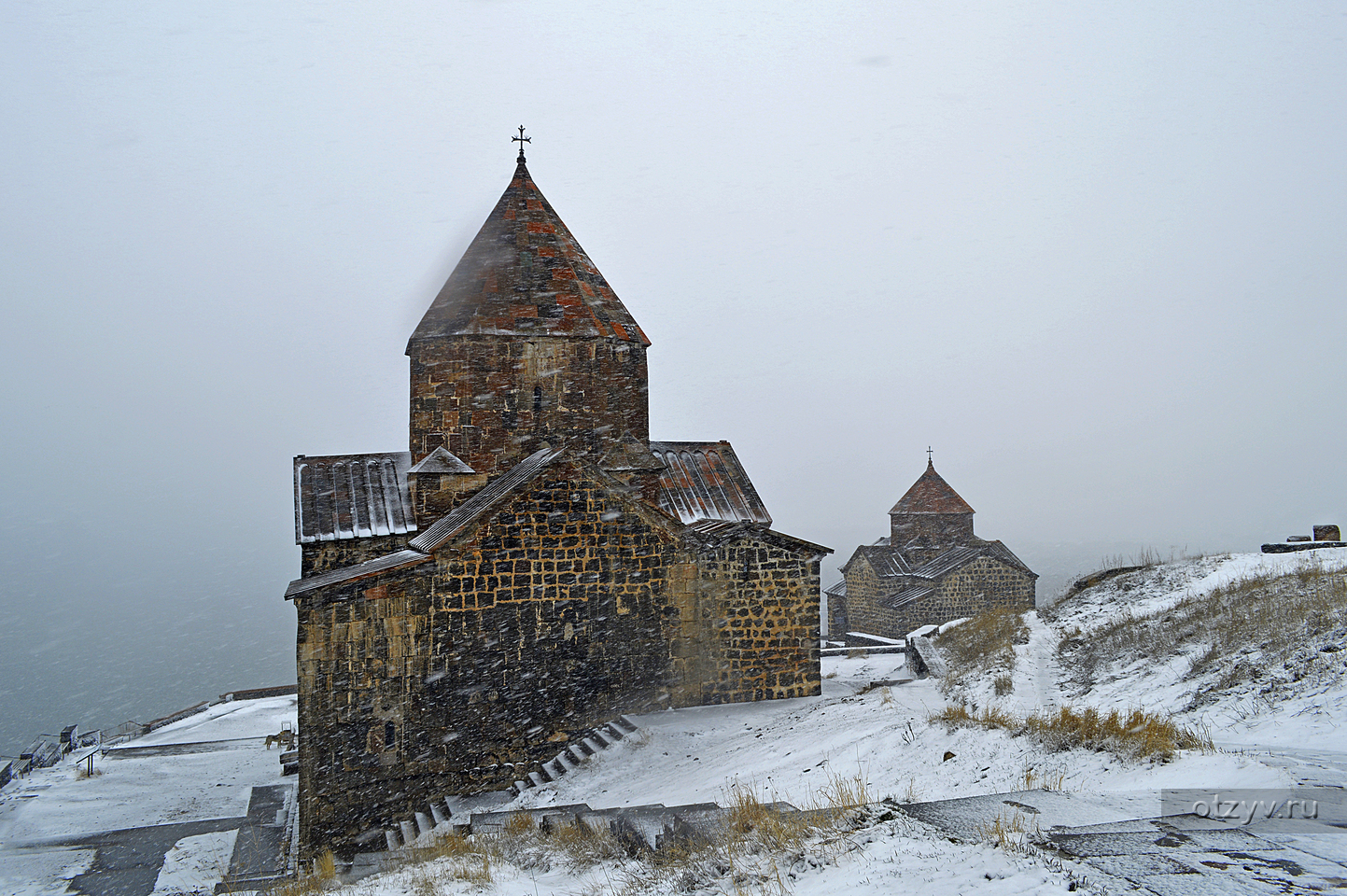 Севанаванк Армения зимой