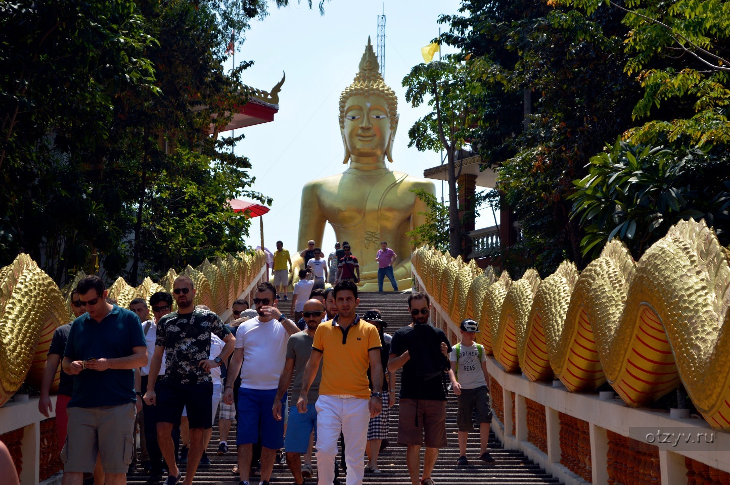 золотой будда в тайланде