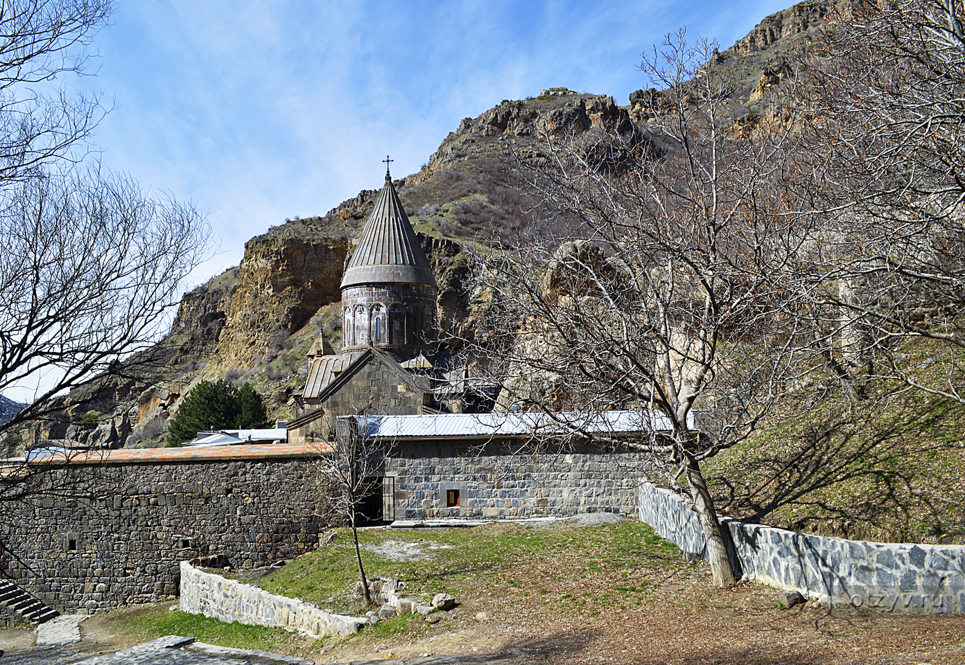 Гарни гегард. Гарни Гегард Армения. Крепость Гарни - монастырь Гегард. Монастырь Гарни Армения. Ереван Гарни Гегард.