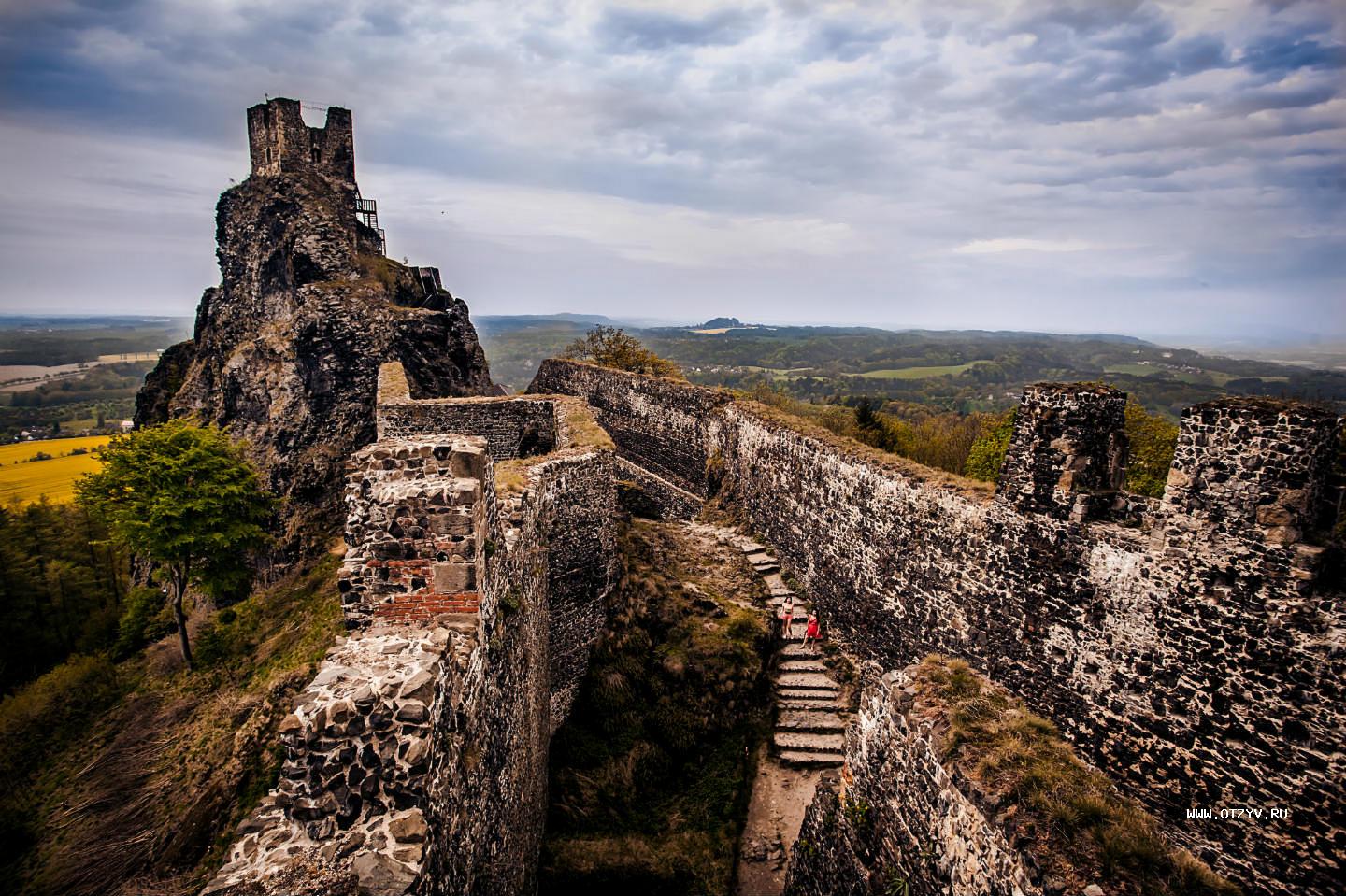 Лабиринт 2015 чехия. Колодец омск. Лабиринт из туи. Лабиринт 2015 чехия. Лабиринт 2.