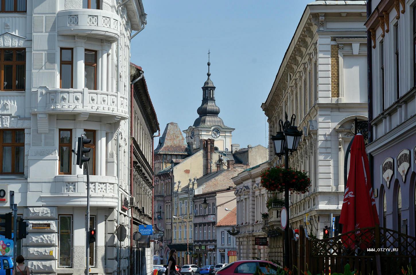 Бельско бяла. Бельско-Бяла Польша. Город в Польше Бельско Бяла. Польша город Бельско Бяла памятник. Михаил Гродовский Бельско Бяла Польша.