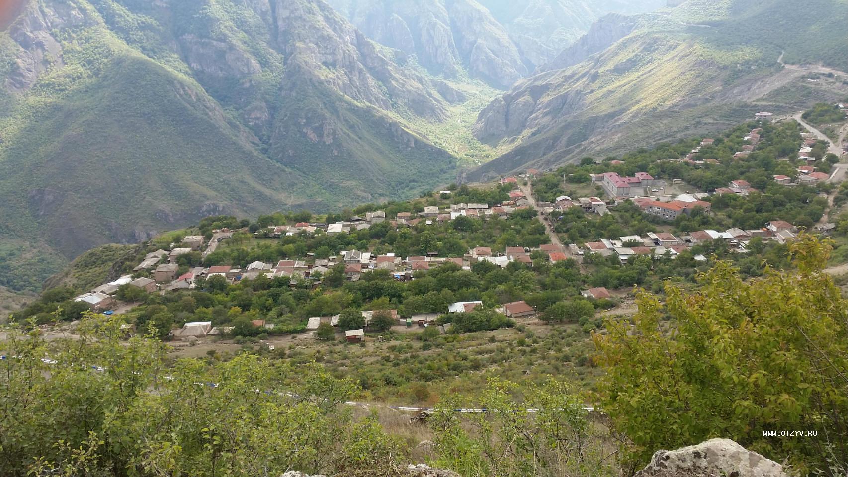 Армении 2016. Halidzor Village Армения. Крепость Алидзор Армения. Село Алидзор Армения. Зангезур Татев.