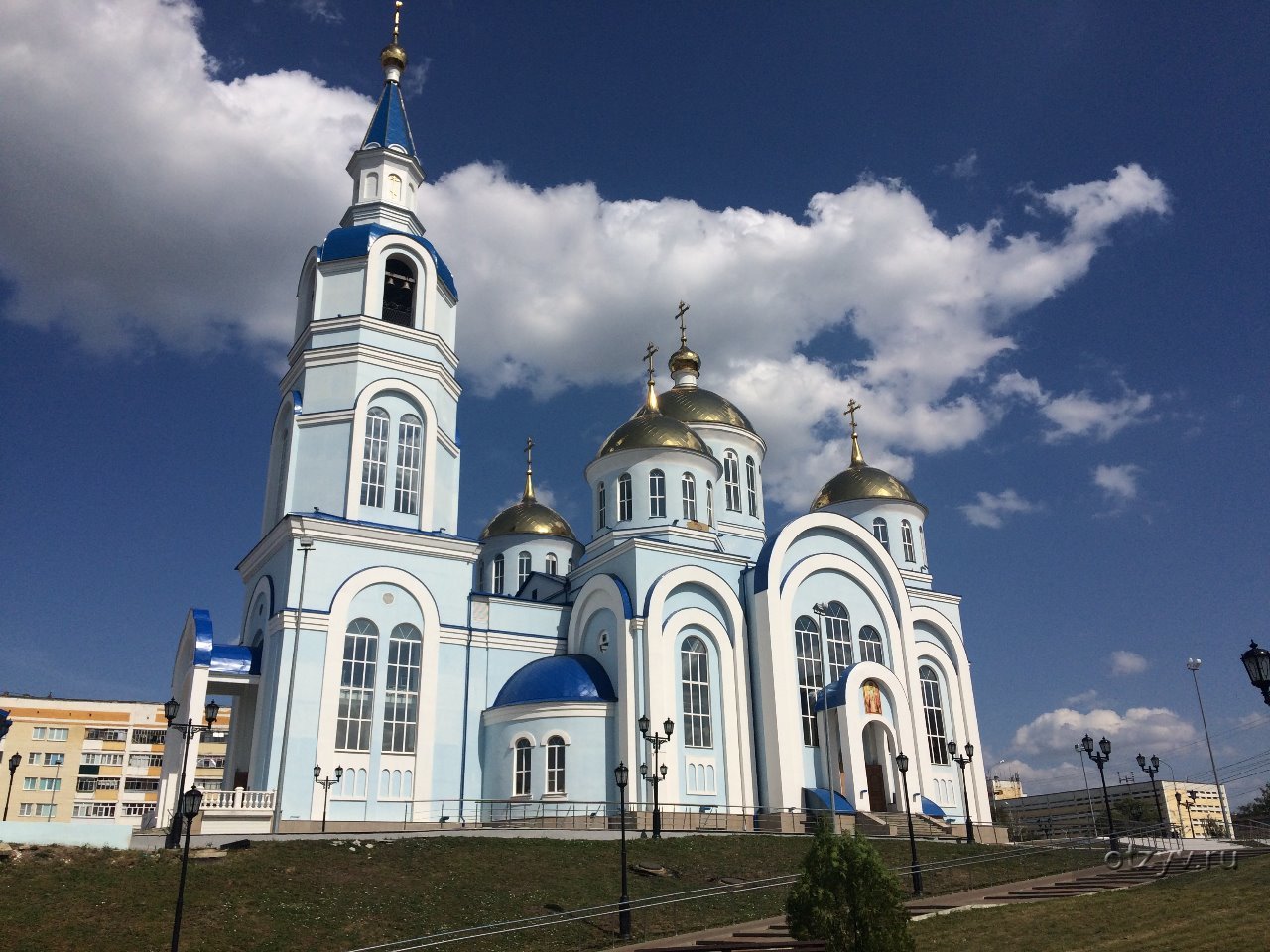 Светотехстрой саранск. Казанская Церковь Саранск. Церковь Казанской Божьей матери Саранск. Церковь Светотехстрой Казанской Божьей матери. Пролетарский район Саранск собор.