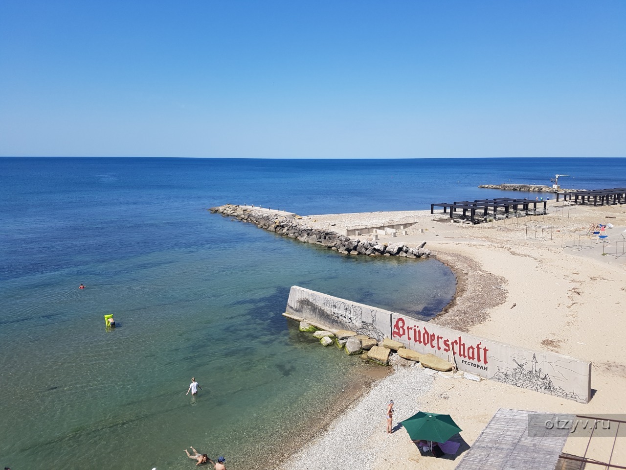 Морская волна лермонтово. Пляж морская волна Лермонтово. Лермонтово море. Лагерь морская волна в Лермонтово. Автокемпинг морская волна Лермонтово.