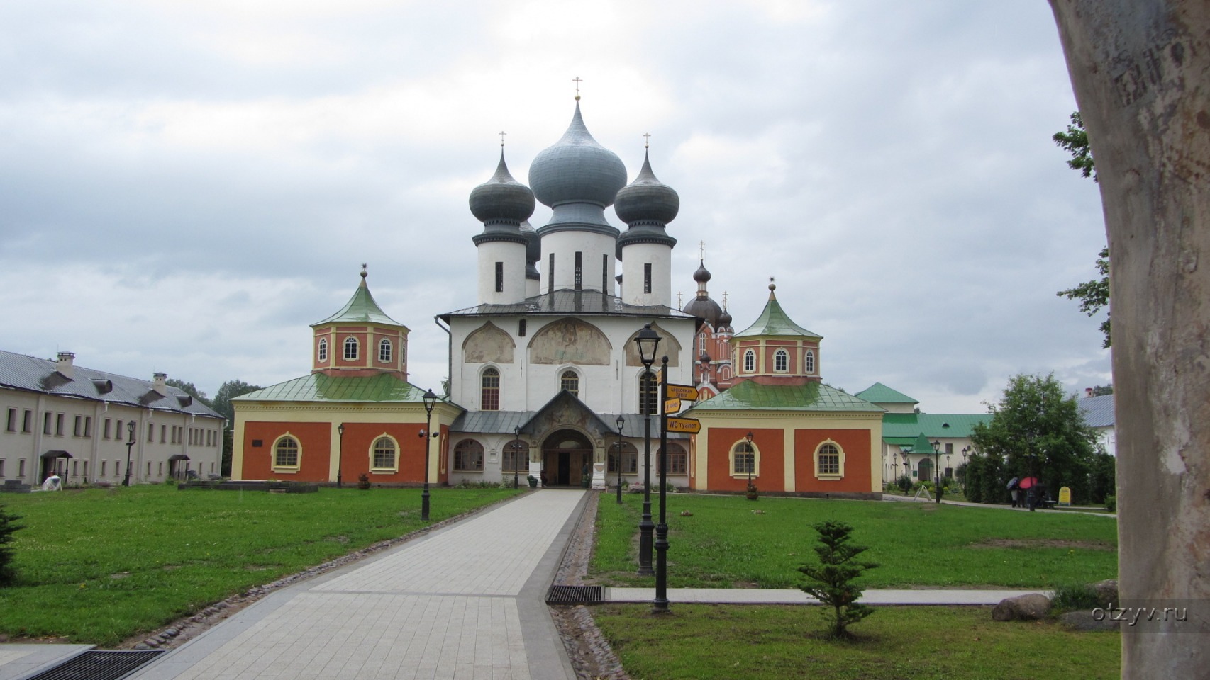 Свято Успенский Тихвинский монастырь