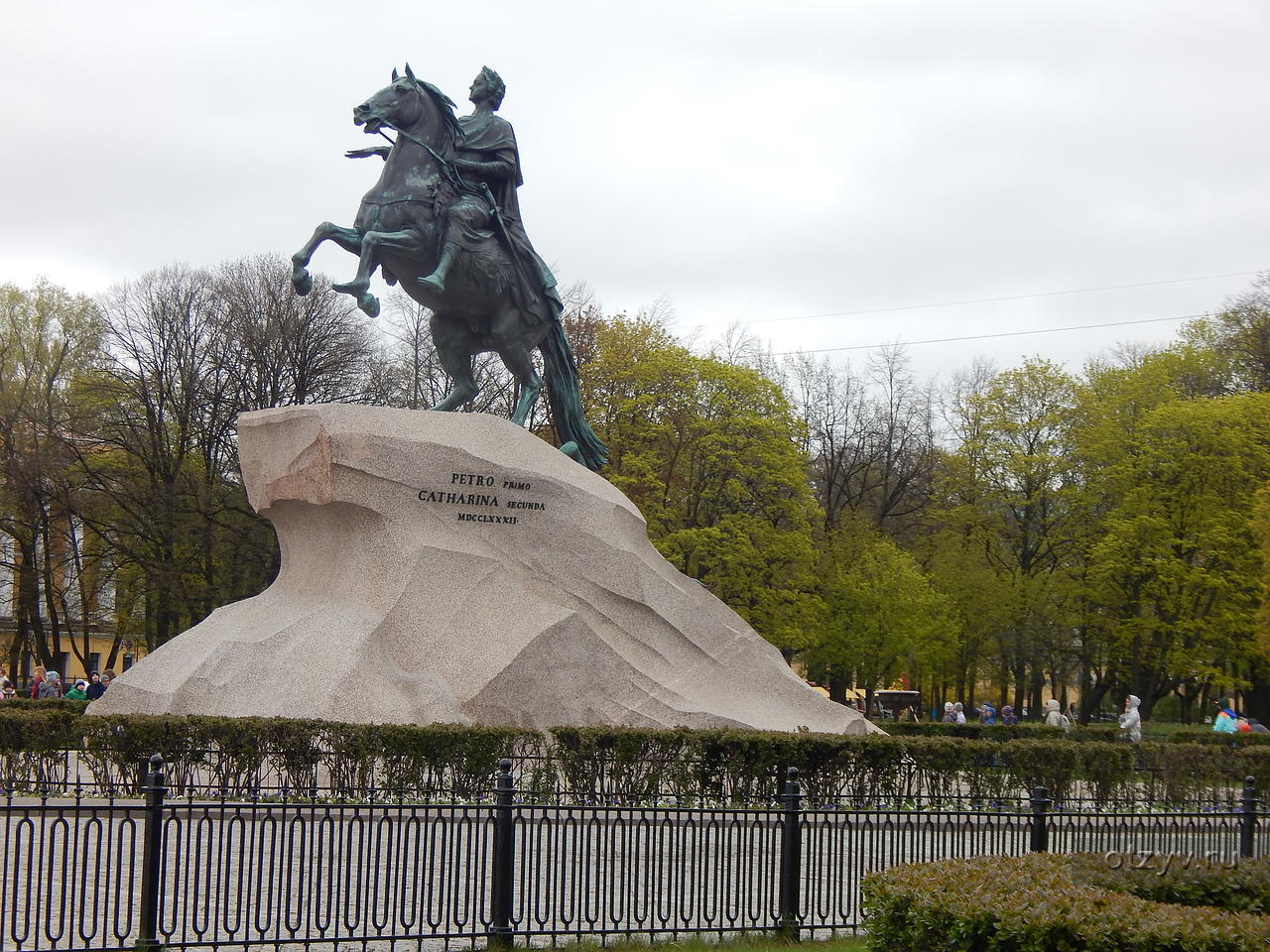 памятник петру первому на сенатской площади